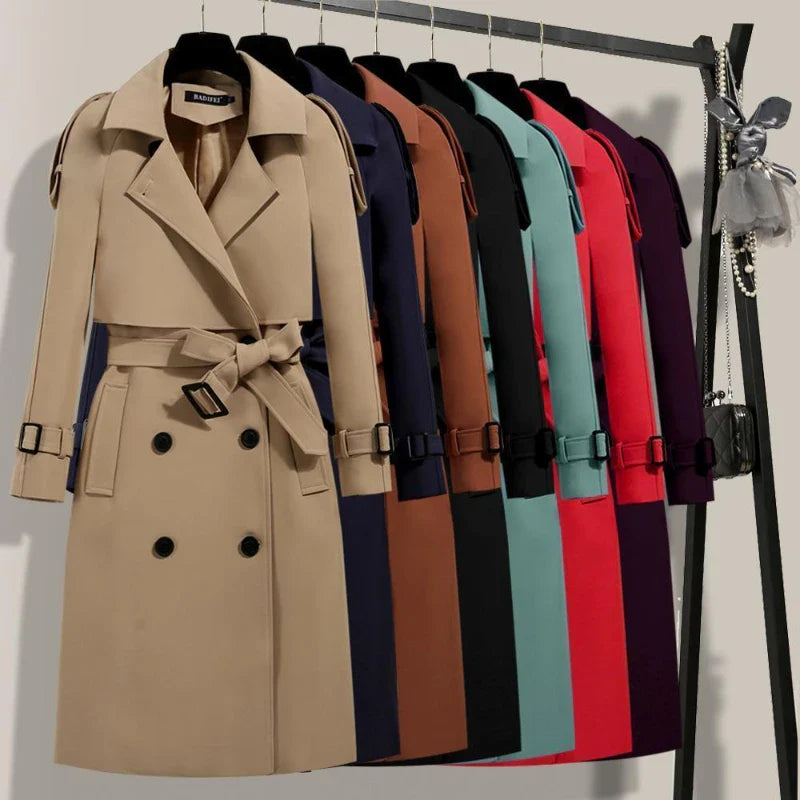 CALORA_ Fay | Dames trenchcoat met dubbele rij knopen en riem