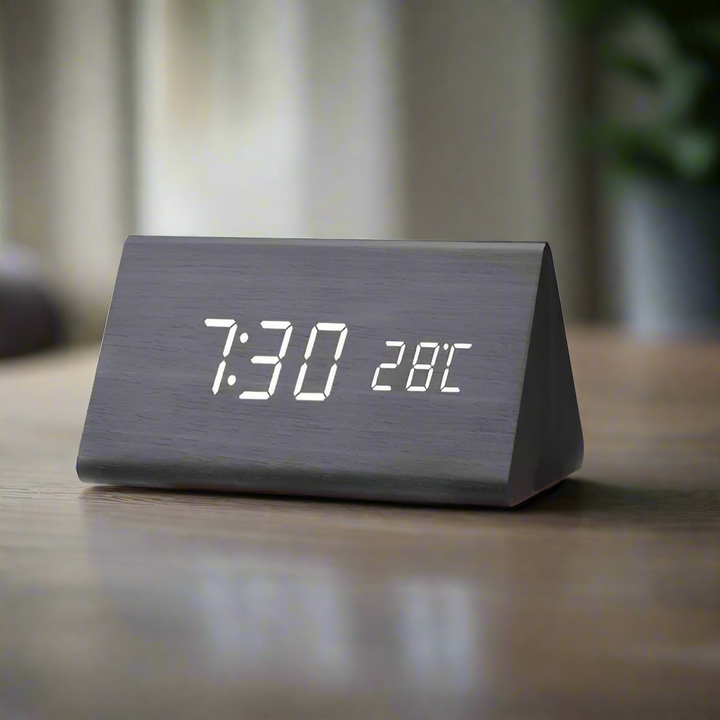 CALORA_ FlokLicht - Minimalistische Houten Wekker met LED Display