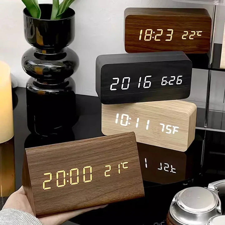 CALORA_ FlokLicht - Minimalistische Houten Wekker met LED Display
