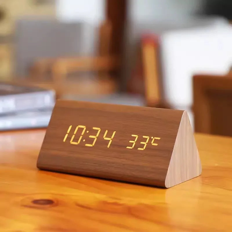CALORA_ FlokLicht - Minimalistische Houten Wekker met LED Display