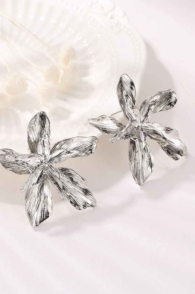 CALORA_ Flora | Grote Bloem Dangle Oorbellen