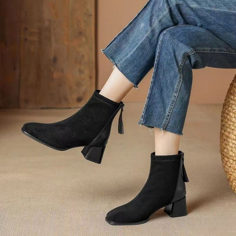 CALORA_ Franse Suède Boots voor Dames met Chunky Hak en Comfortabel Design