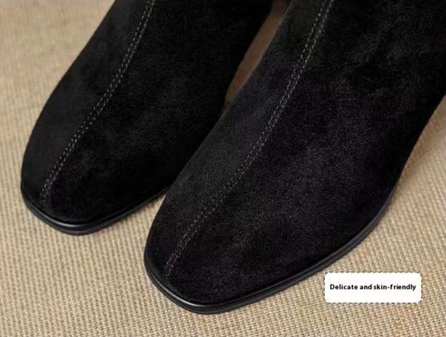 CALORA_ Franse Suède Boots voor Dames met Chunky Hak en Comfortabel Design