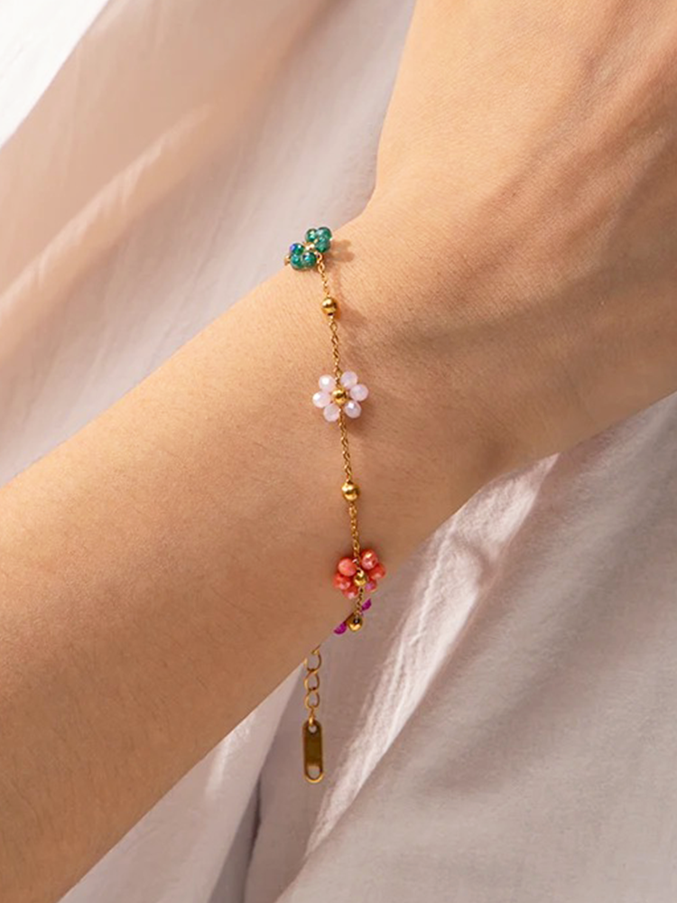 CALORA_ Gekleurde Bloemetjes Armband Goud voor Vrolijke Looks
