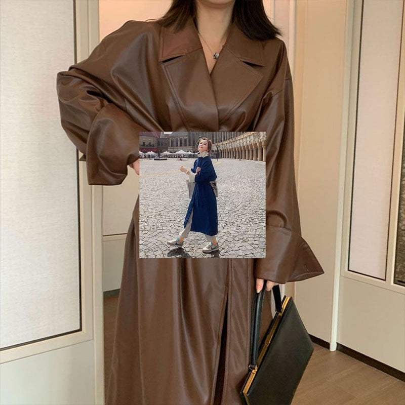 CALORA_ Getailleerde Leren Trenchcoat met Grote Revers en Riem voor Dames