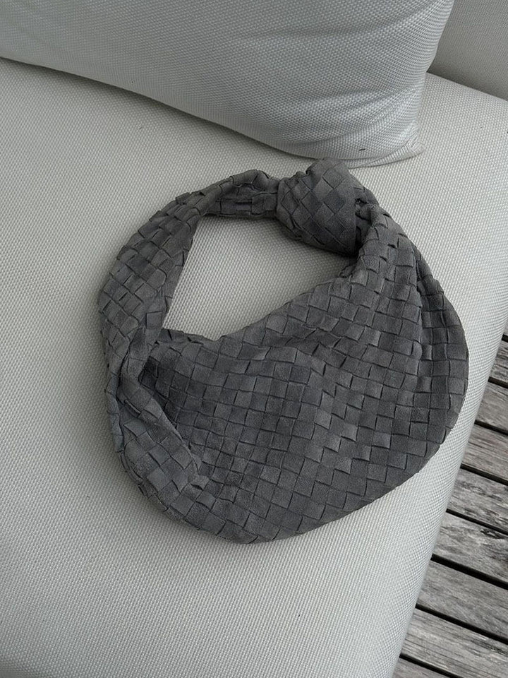 CALORA_ Geweven Suède Handtas Medium met Knoopdetail