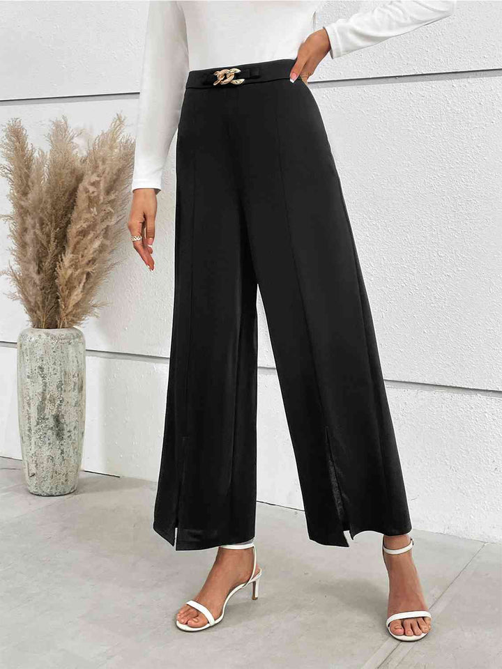 CALORA_ Kettingdetail Split Wijde Broek