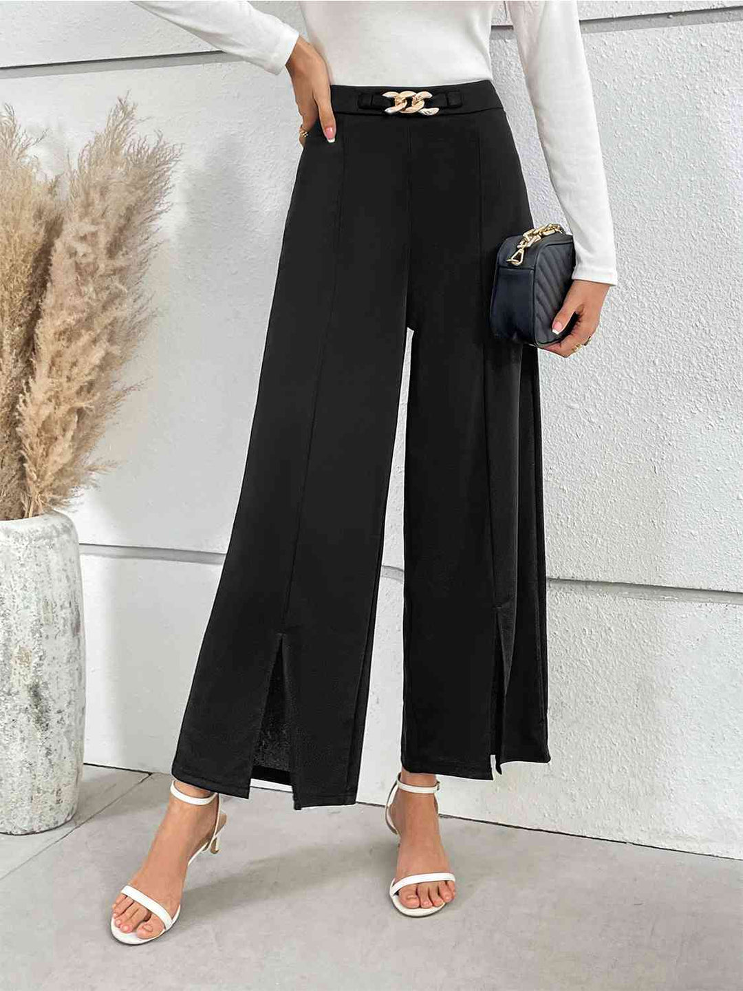 CALORA_ Kettingdetail Split Wijde Broek