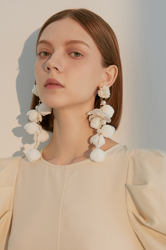 CALORA_ Lina | Elegante Bloemvormige Druppel Oorbellen