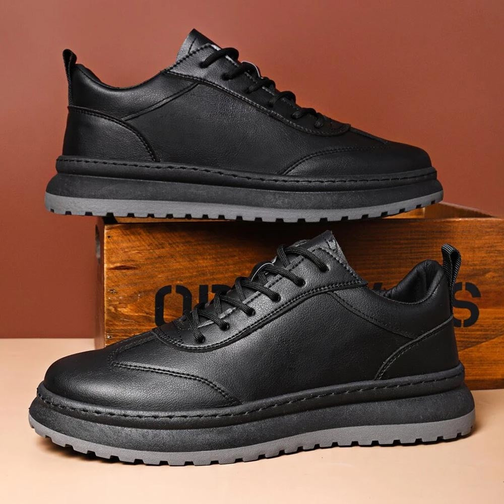 CALORA_ Luxtin | Lage Zwarte Leren Sneakers