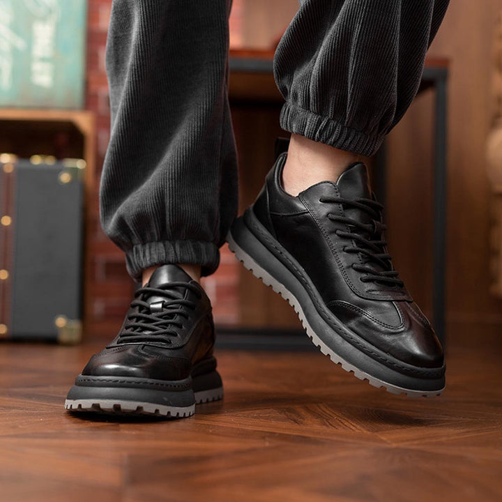 CALORA_ Luxtin | Lage Zwarte Leren Sneakers