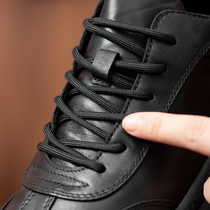 CALORA_ Luxtin | Lage Zwarte Leren Sneakers