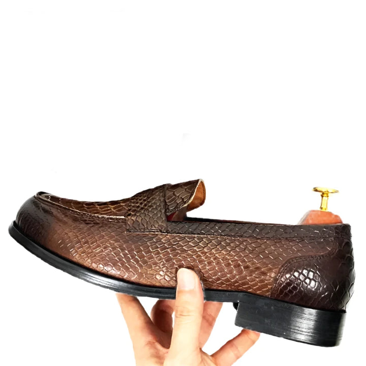 CALORA_ Marcello | Luxe Zwarte leren Loafers met Slangenprint