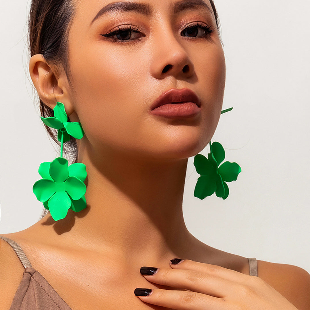 CALORA_ Retro Bloemen Oorbellen van Metaal in Diverse Kleuren voor Dames