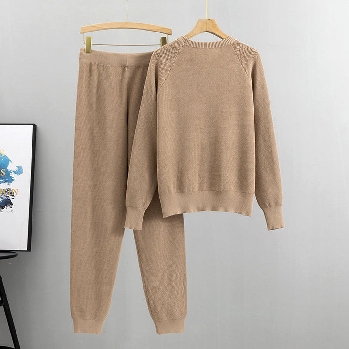 CALORA_ Set van gebreide trui en broek met kralen voor dames in de lente en herfst