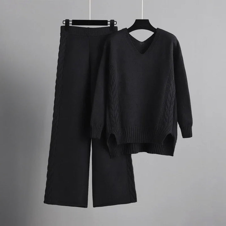 CALORA_ Set van gebreide trui met V-hals en wijde broek voor dames
