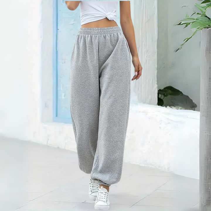 CALORA_ Velvetta | Relaxte Joggingbroek met Hoge Taille en Wijde Pijpen voor Dames