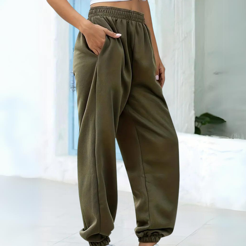 CALORA_ Velvetta | Relaxte Joggingbroek met Hoge Taille en Wijde Pijpen voor Dames
