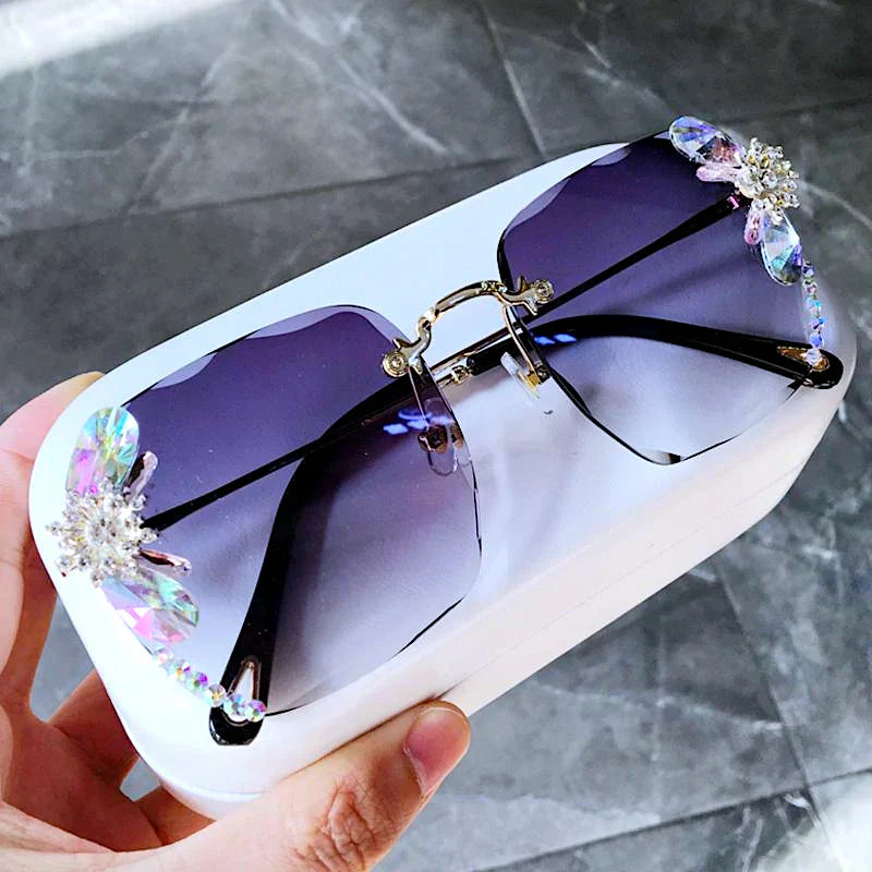 CALORA_ Stijlvolle Zonnebril met UV400 Bescherming en Rhinestones