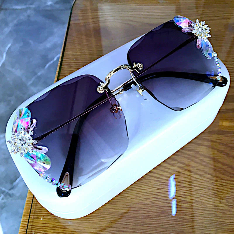 CALORA_ Stijlvolle Zonnebril met UV400 Bescherming en Rhinestones