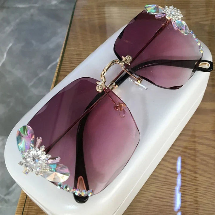 CALORA_ Stijlvolle Zonnebril met UV400 Bescherming en Rhinestones