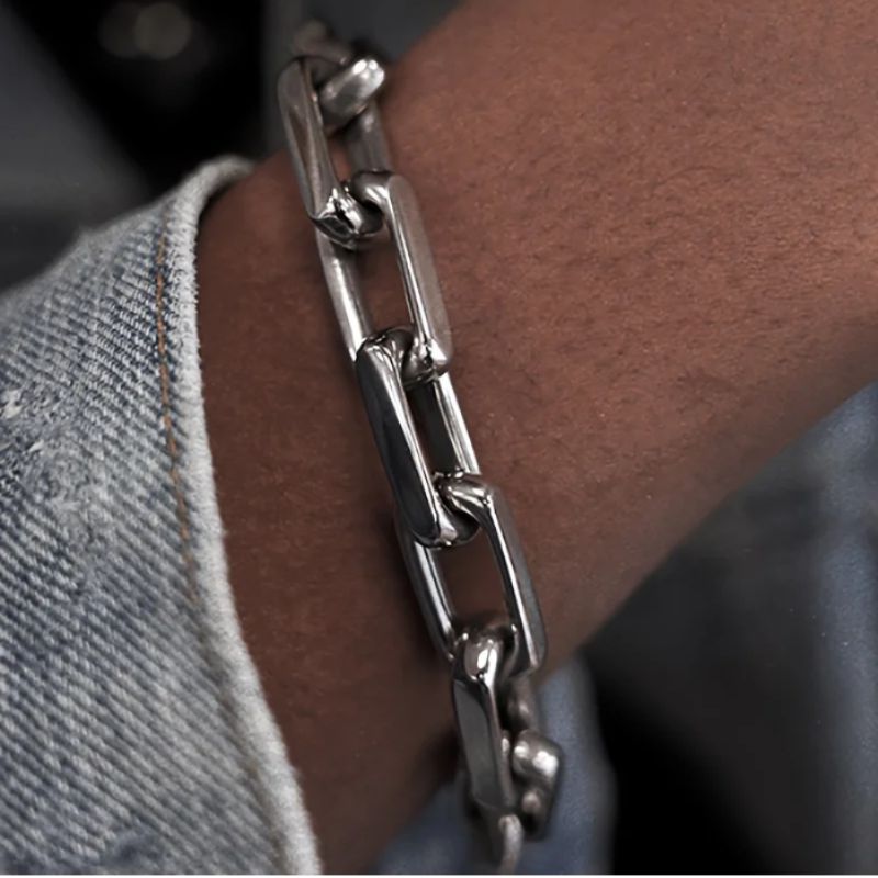 CALORA_ Stoere Rvs Schakelarmband met Chunky Ontwerp en Glanzende Afwerking