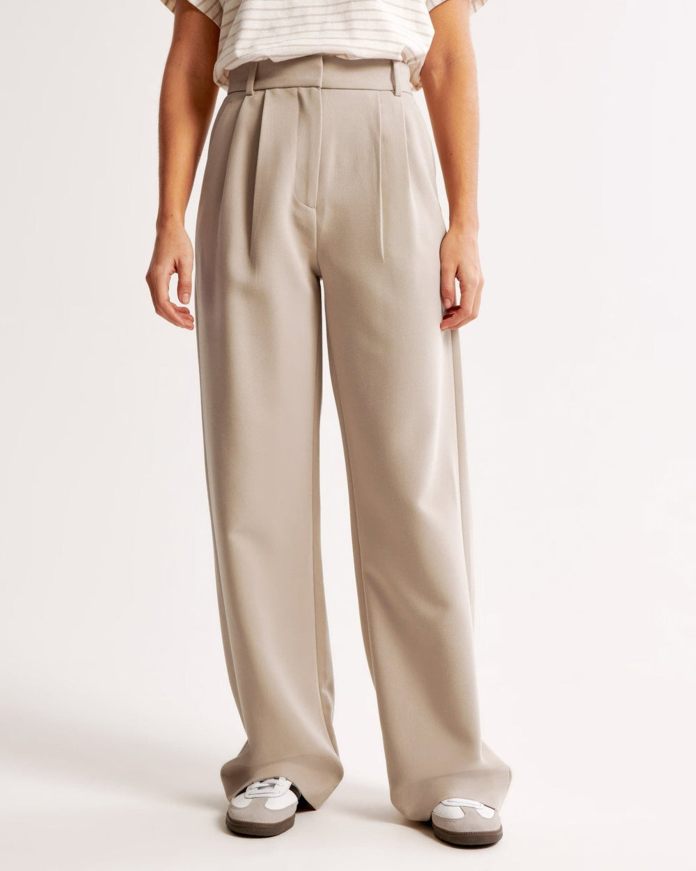 CALORA_ Trendy Getailleerde Vrouwenbroek met Wijde Pijpen