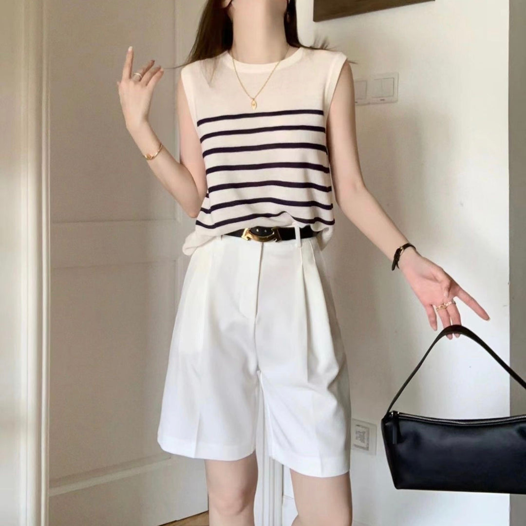 CALORA_ Tweedelige Klassieke Marine Set met Tanktop en Witte Shorts