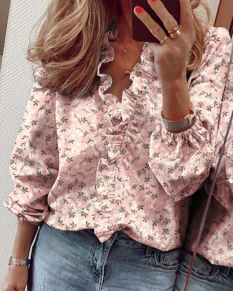 CALORA_ V-hals Ruffle Top met Lange Mouwen en Elegante Details