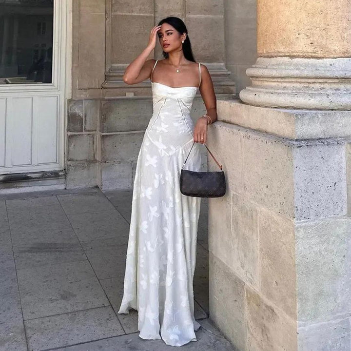 CALORA_ Valentié | Strapless Jasmijn Maxi Jurk met Subtiele Bloemmotief