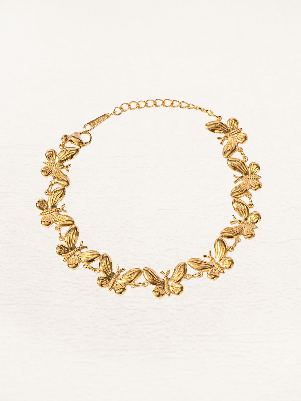 CALORA_ Vlinder Armband Goud van Roestvrij Staal met Luxe Afwerking