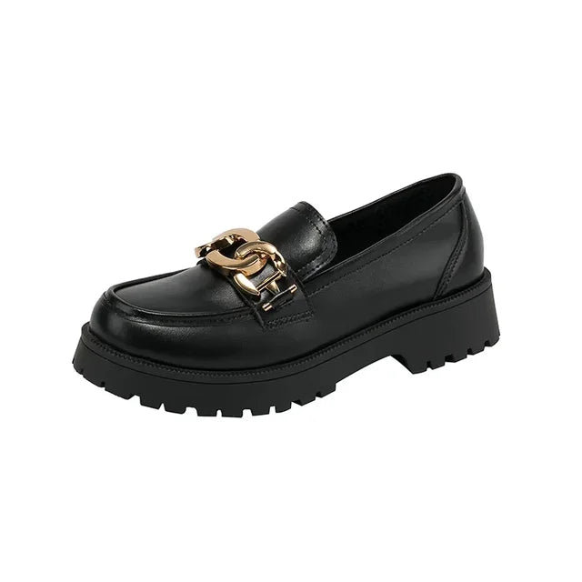 Chenalva | Classic Loafer met Kettingdetail