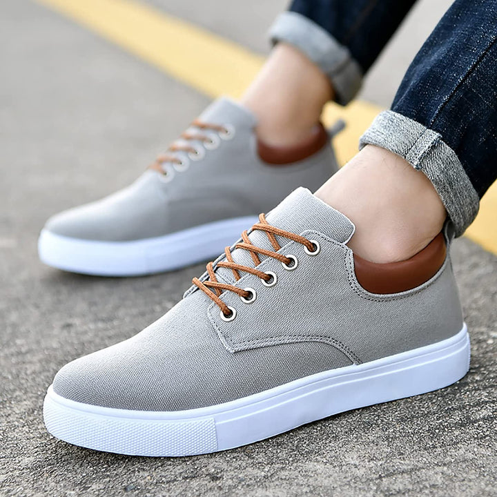 Farnham | Stoere herensneakers met witte zool