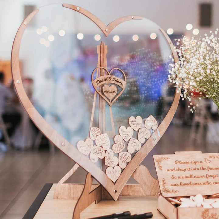 CALORA_ Uniek Hartvormig Boek met Houten Harten voor Herinneringen