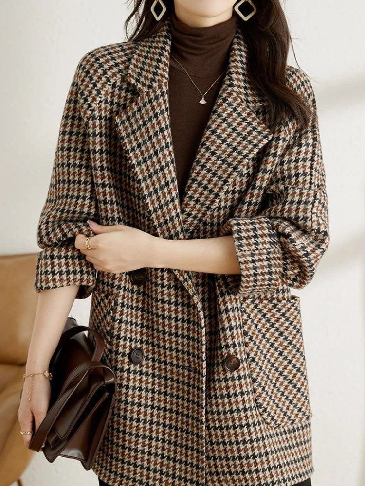 CALORA_ Lineva | Elegante Geruite Warme Jas voor dames