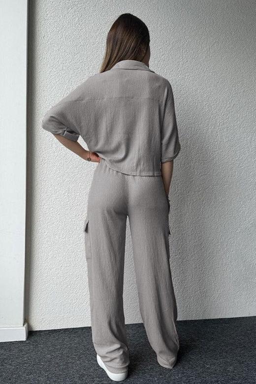 Losse casual overhemd met korte mouwen en rechte broek