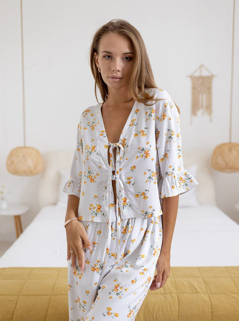 Lente Stijl Zachte Comfortabele Witte Bedrukte Pyjama Set Met Lange Mouwen