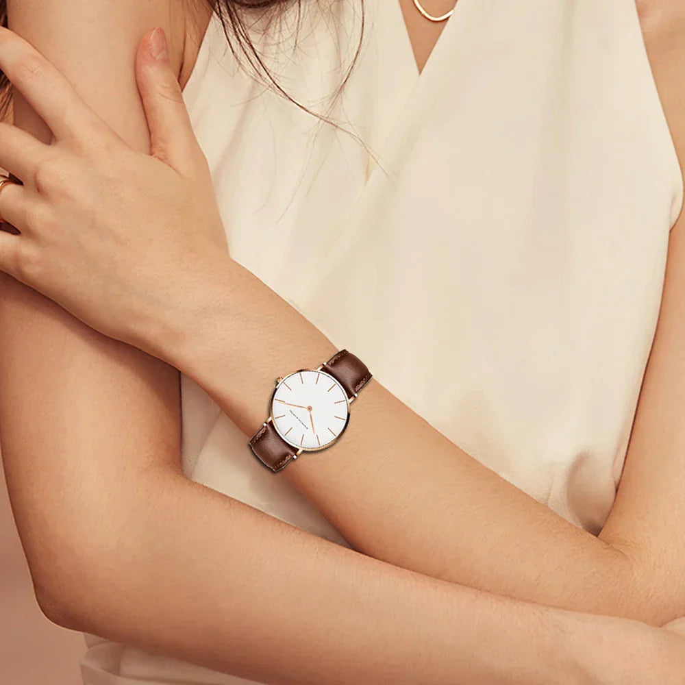 Diamira | Ronde Tijdloze Minimalistische Horloge met Lerenband