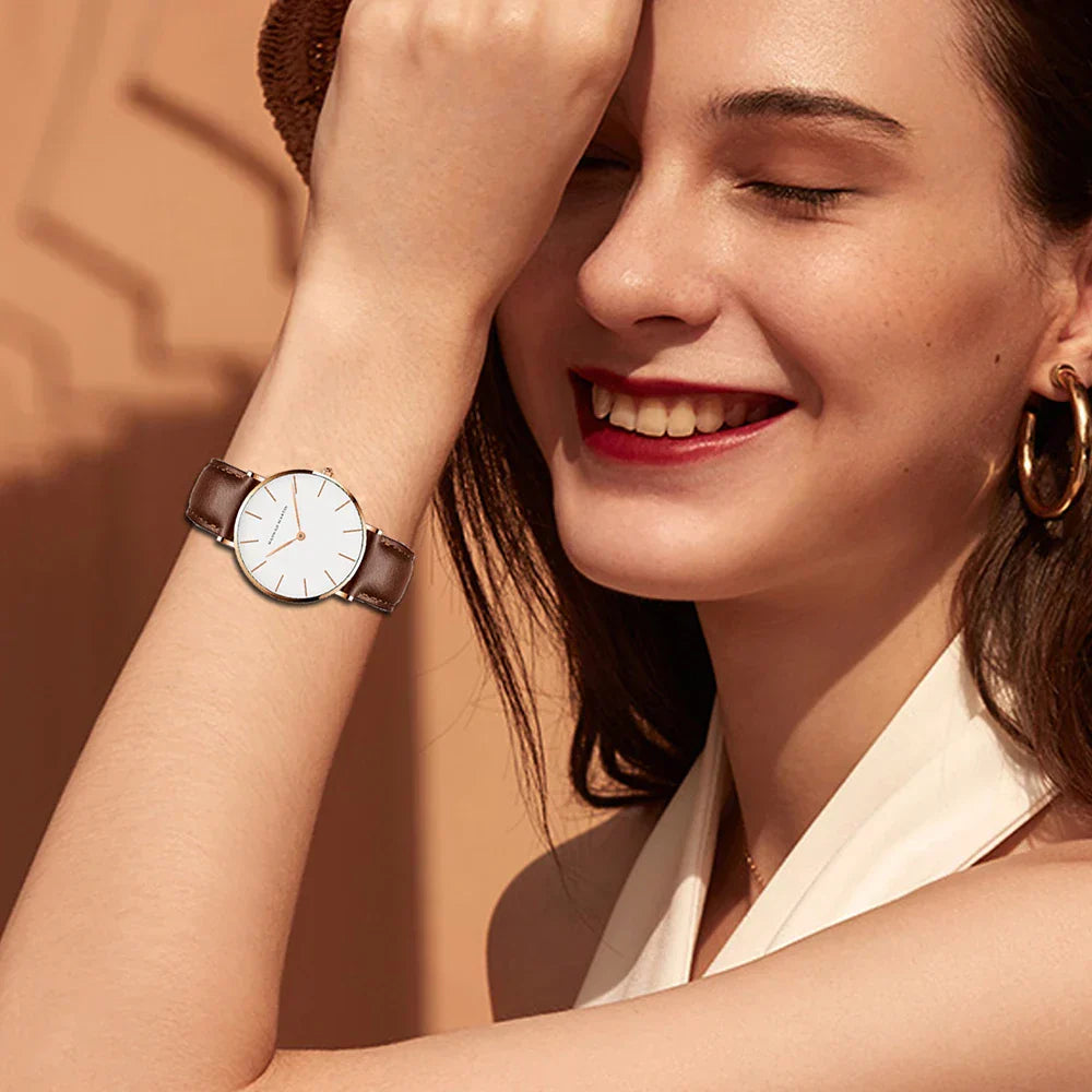 Diamira | Ronde Tijdloze Minimalistische Horloge met Lerenband