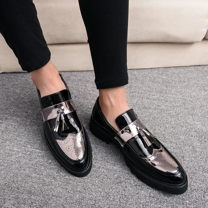 Alessandro | Glanzend zwarte Slip-on Loafers met kwastje