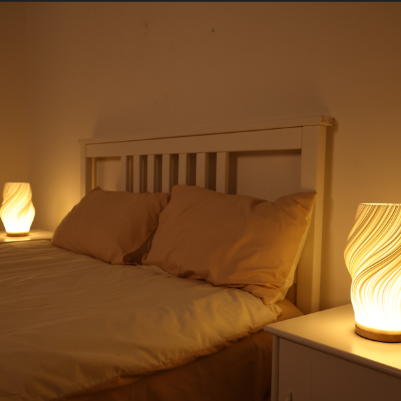 CALORA_ Pablité 'Serene Wavecrest'| Moderne Tafellamp met Golfvormige Shade