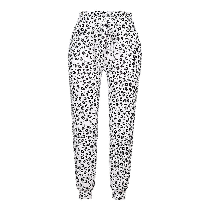 Broek versierd met luipaardprint