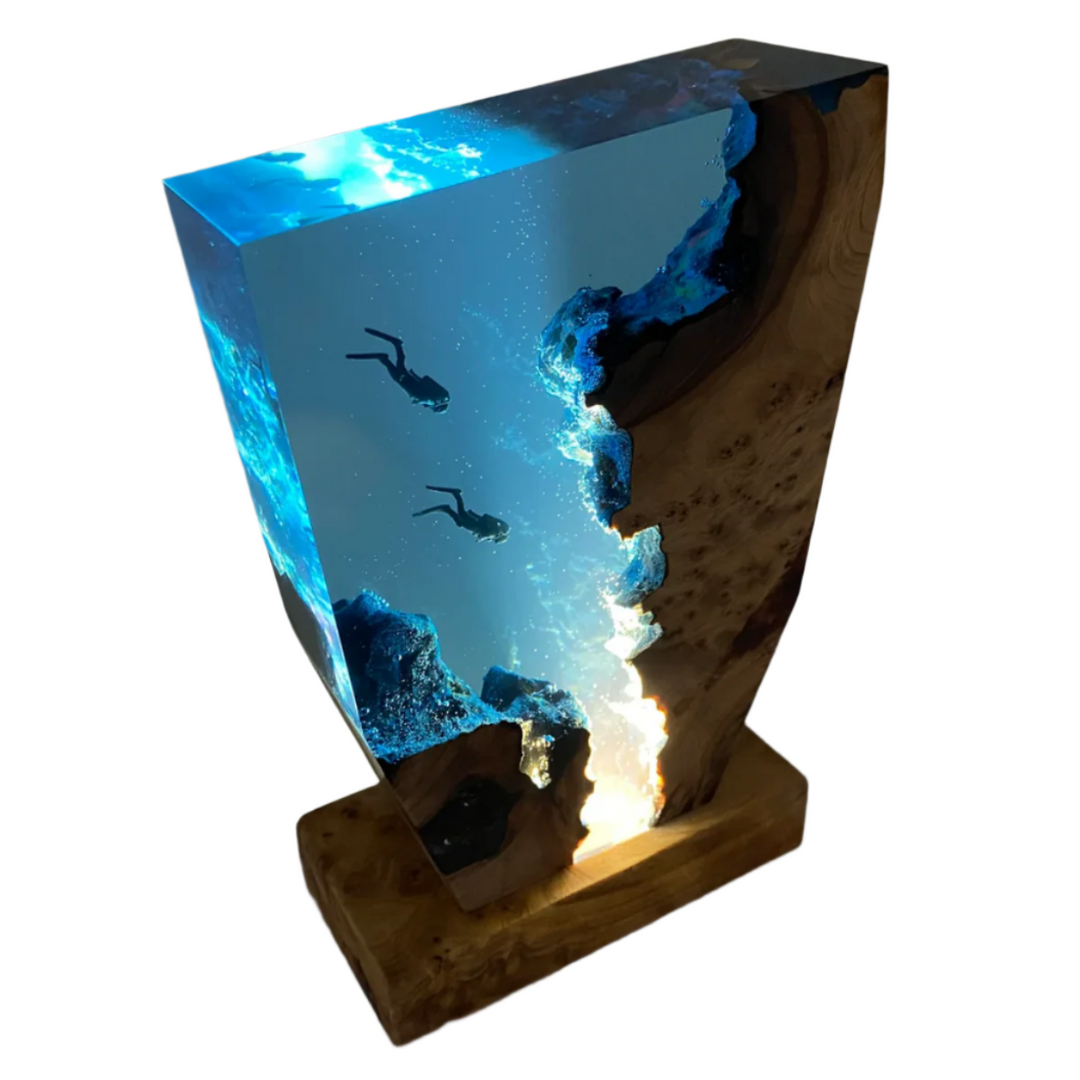 CALORA_ Lampada Subacqueo | Handgemaakte Epoxy Decoratielamp met Oceaanthema