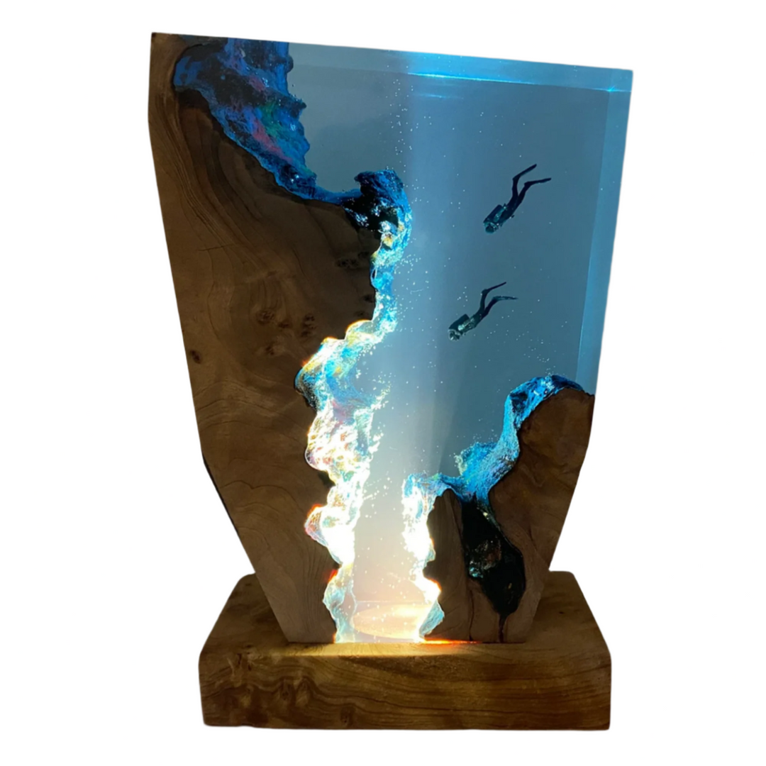 CALORA_ Lampada Subacqueo | Handgemaakte Epoxy Decoratielamp met Oceaanthema