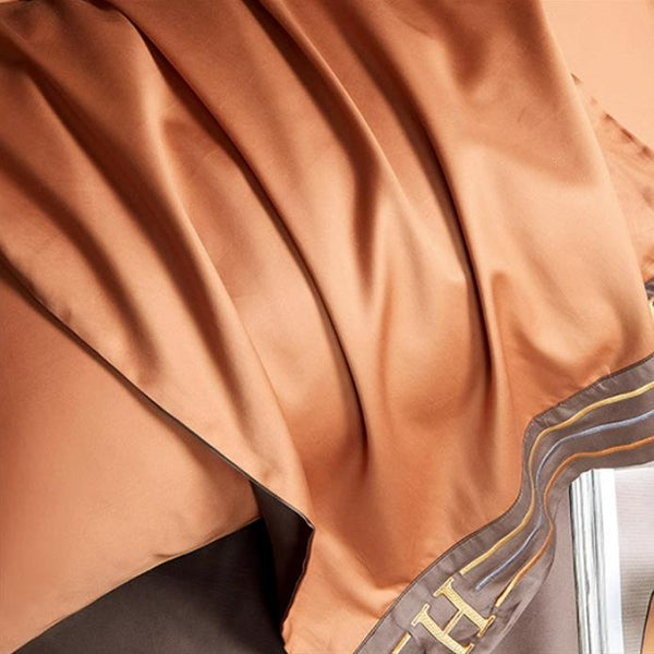 CALORA_ Luxe Geborduurd Satijnen Katoen Beddengoed Set - 4-delig - Comfortabel en Ademend